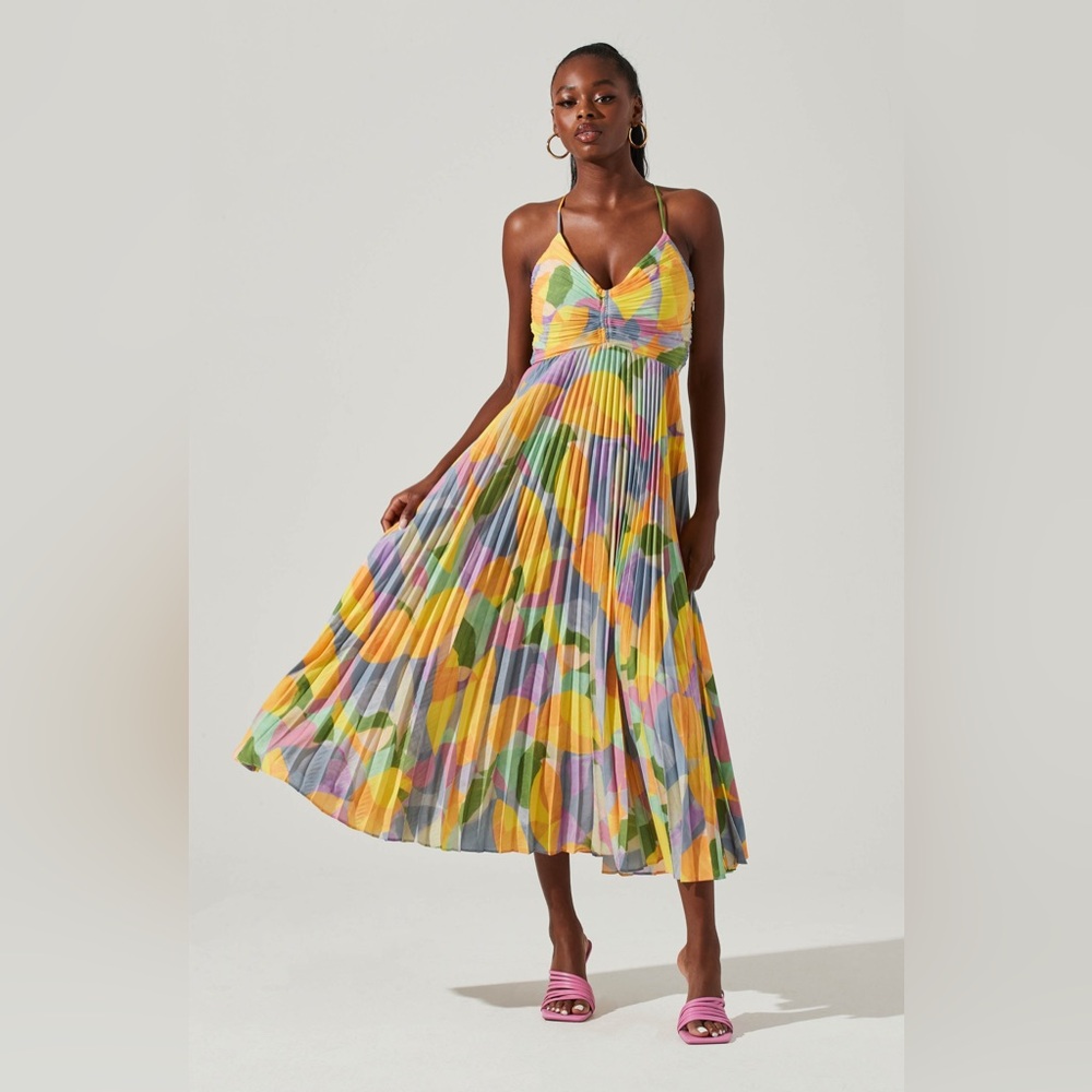 ASTR the label - Blythe dress, lilac abstract. The perfect summer wedding guest.